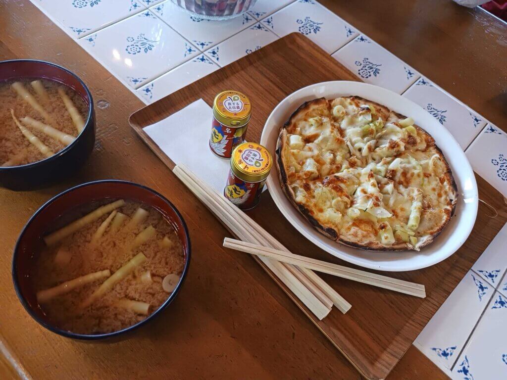横手山の2307スカイカフェで味わった、地元のタケノコを使った料理